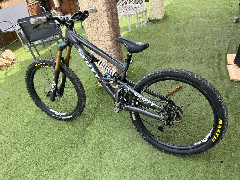 Used Scott Voltage SRAM X5 2013 Mountainbike, Light Gray — image 1 of 4