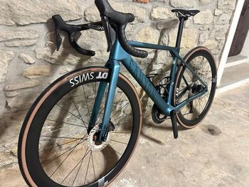 Used Canyon Ultimate CF SLX 8 Di2 C50 2025 2025 Road & Gravel, Blue — image 2 of 3