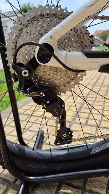 Used Liv Custom Shimano Deore XT 2018 Mountainbike, White — image 3 of 12
