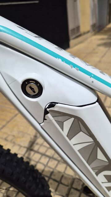 Used Liv Custom Shimano Deore XT 2018 Mountainbike, White — image 9 of 12