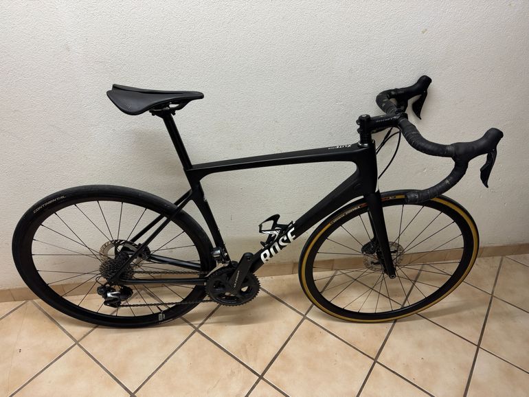 Käytetty Rose XLITE 04 Ultegra Di2 2022 2022 Road & Gravel — kuva 1 / 5