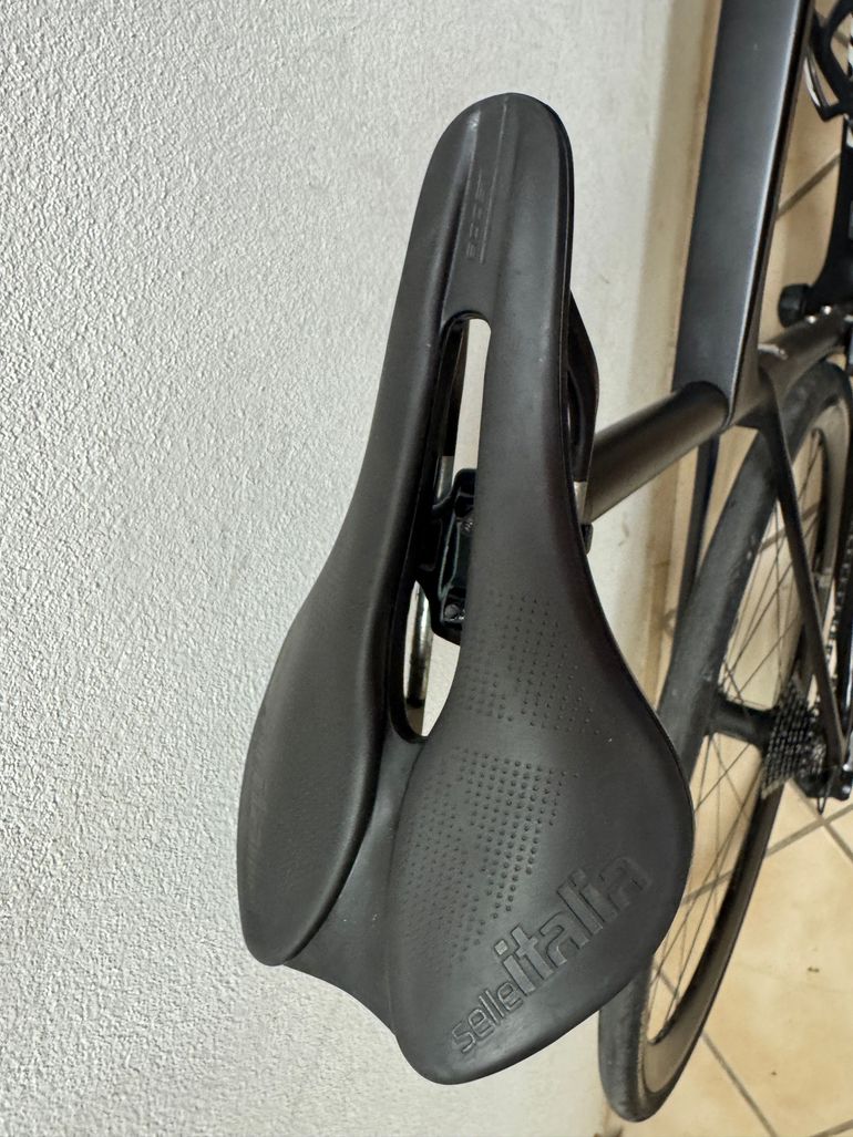 Käytetty Rose XLITE 04 Ultegra Di2 2022 2022 Road & Gravel — kuva 5 / 5