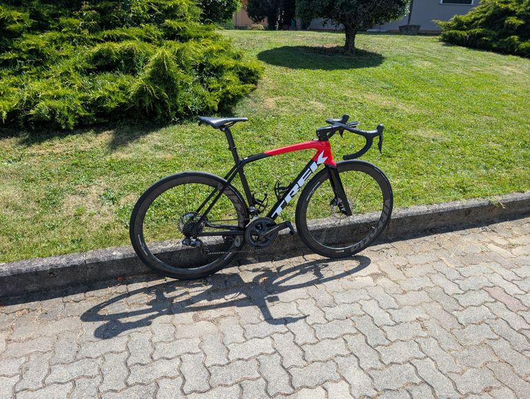 Used Trek Émonda SL 6 Disc Pro 2022 2022 Road & Gravel, Black — image 1 of 5