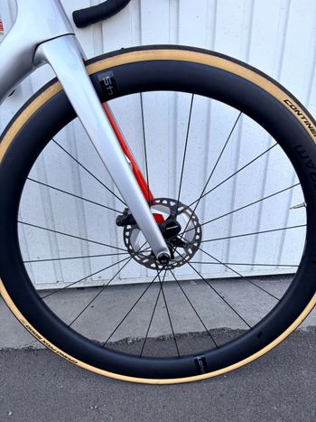 Used Cannondale Super Six Disc Carbon 2022 Road & Gravel, Light Gray — image 4 of 5