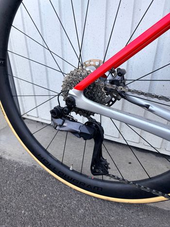 Used Cannondale Super Six Disc Carbon 2022 Road & Gravel, Light Gray — image 3 of 5