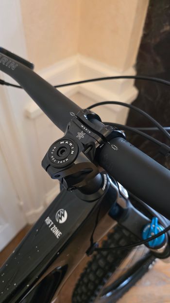 Used Marin Rift Zone Carbon 2 2025 Mountainbike, Blue — image 8 of 8