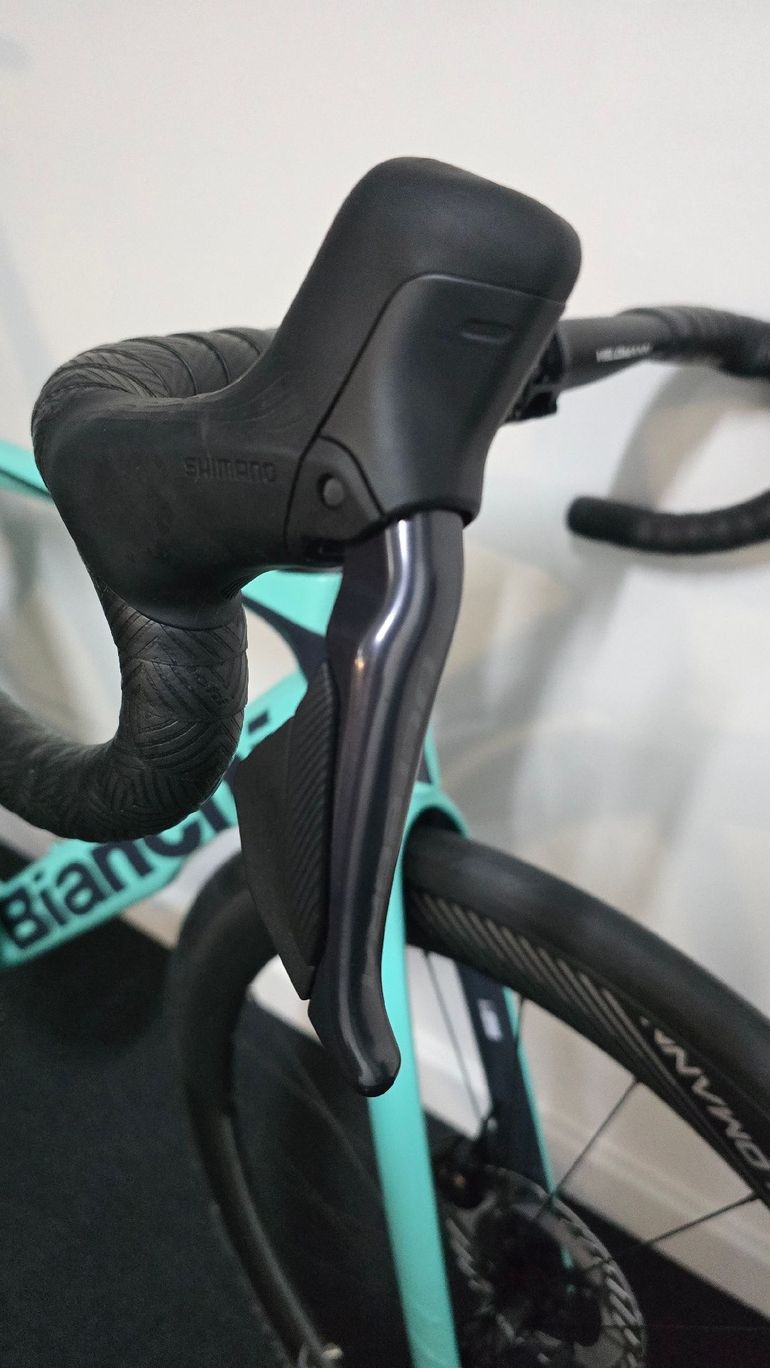 Used Bianchi Oltre Shimano Ultegra Di2 2026 Road & Gravel, Green — image 3 of 16