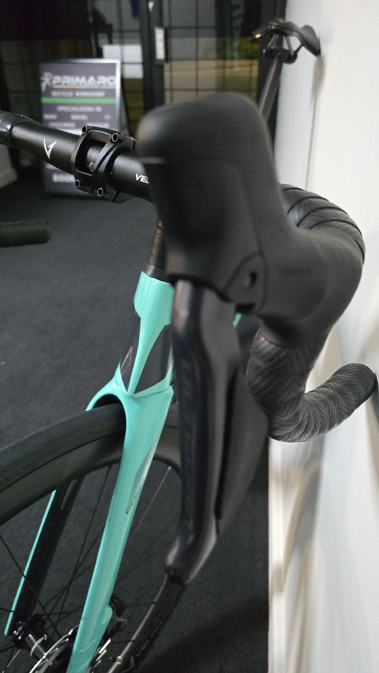 Used Bianchi Oltre Shimano Ultegra Di2 2026 Road & Gravel, Green — image 4 of 16