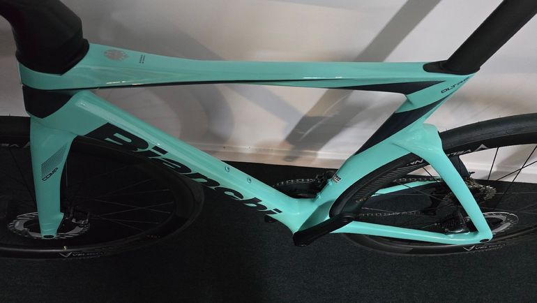 Used Bianchi Oltre Shimano Ultegra Di2 2026 Road & Gravel, Green — image 12 of 16