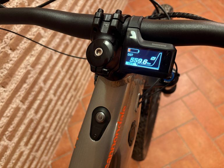 Used Cannondale Moterra Neo 4 2023 2023 Mountainbike, Light Gray, 29 — image 5 of 6