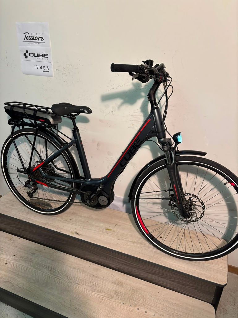 Used CUBE TOURING HYBRID 400 2017 2017 Urban, Light Gray — image 3 of 14