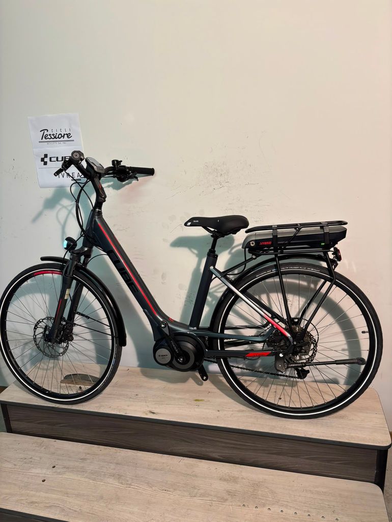 Used CUBE TOURING HYBRID 400 2017 2017 Urban, Light Gray — image 11 of 14