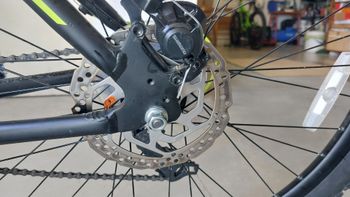 Esperia Custom Shimano Tourney 2025 Mountainbike de segunda mano, Negro — imagen 8 de 8