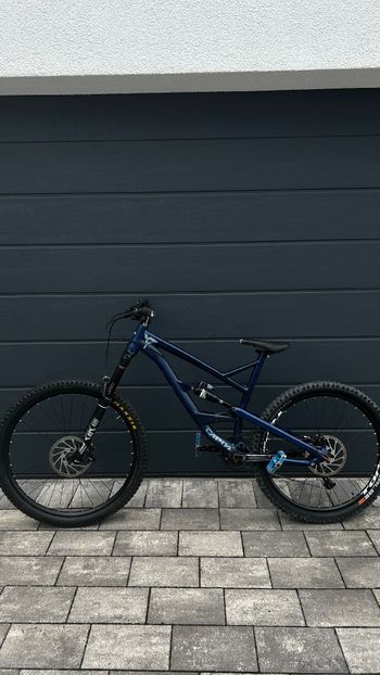 Used YT Industries Capra SRAM GX 2017 Mountainbike, Blue — image 2 of 3