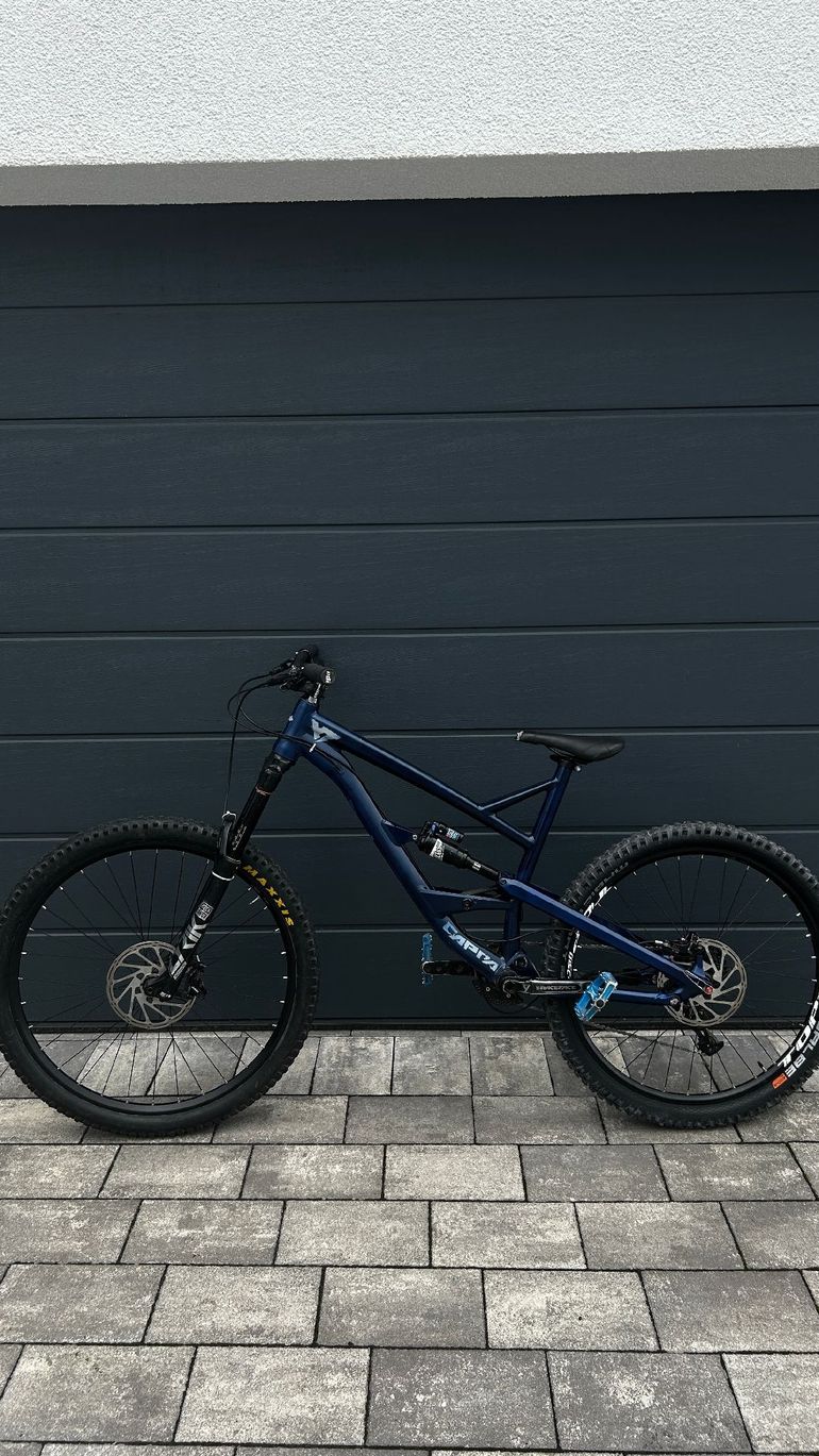 Used YT Industries Capra SRAM GX 2017 Mountainbike, Blue — image 2 of 3