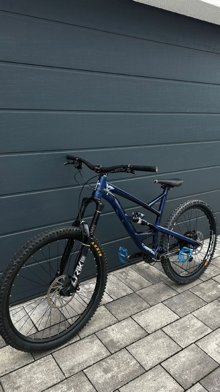 Used YT Industries Capra SRAM GX 2017 Mountainbike, Blue — image 1 of 3