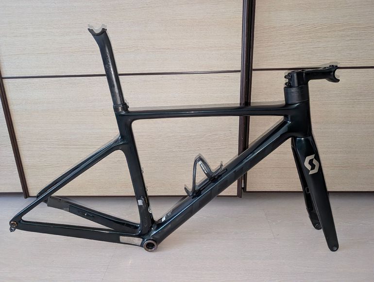 Used Scott Addict RC 20 2020 Frameset 2020 Road & Gravel, Green — image 1 of 22