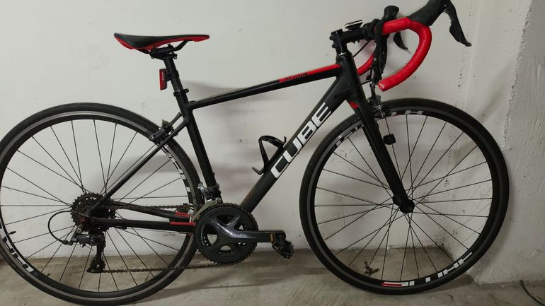 Used CUBE ATTAIN 2019 2019 Road & Gravel, Black — image 1 of 6