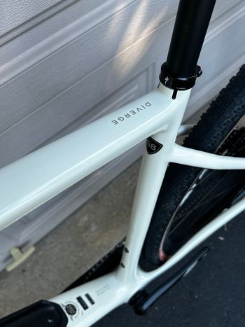 Used Specialized Diverge Comp Carbon - SRAM Apex eTAP AXS 2025 2025 Road & Gravel, White — image 6 of 14