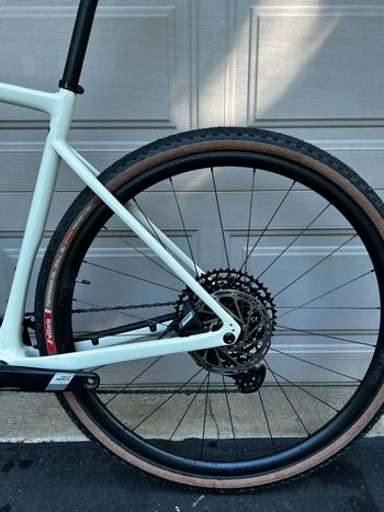 Used Specialized Diverge Comp Carbon - SRAM Apex eTAP AXS 2025 2025 Road & Gravel, White — image 3 of 14