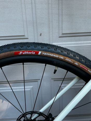 Used Specialized Diverge Comp Carbon - SRAM Apex eTAP AXS 2025 2025 Road & Gravel, White — image 8 of 14