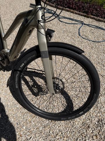 Used Cannondale Custom Shimano Alivio 2022 Mountainbike, Light Gray — image 11 of 16