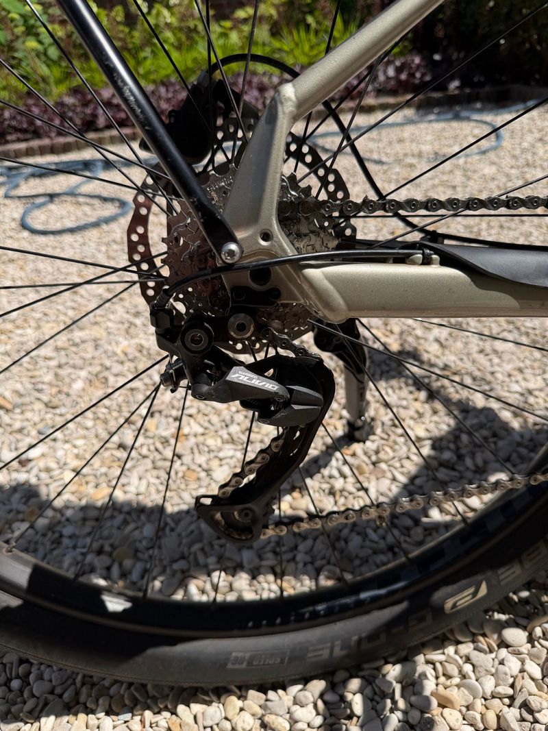 Used Cannondale Custom Shimano Alivio 2022 Mountainbike, Light Gray — image 7 of 16