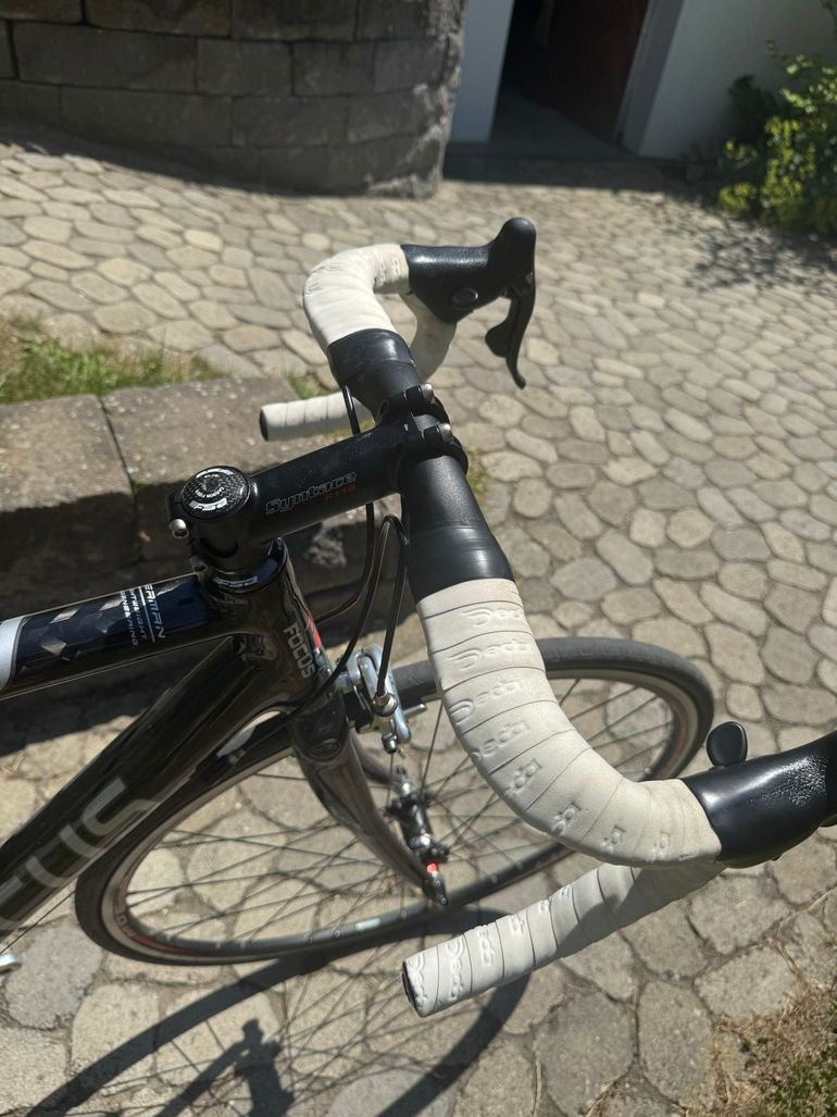 Used Fokus Custom Campagnolo Chorus 2010 Road & Gravel, Black — image 4 of 9