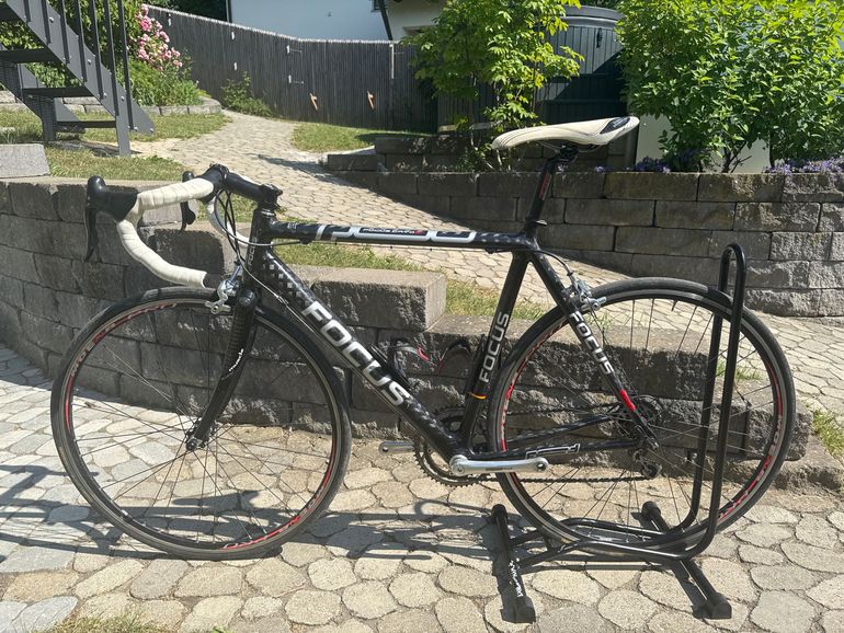 Used Fokus Custom Campagnolo Chorus 2010 Road & Gravel, Black — image 2 of 9