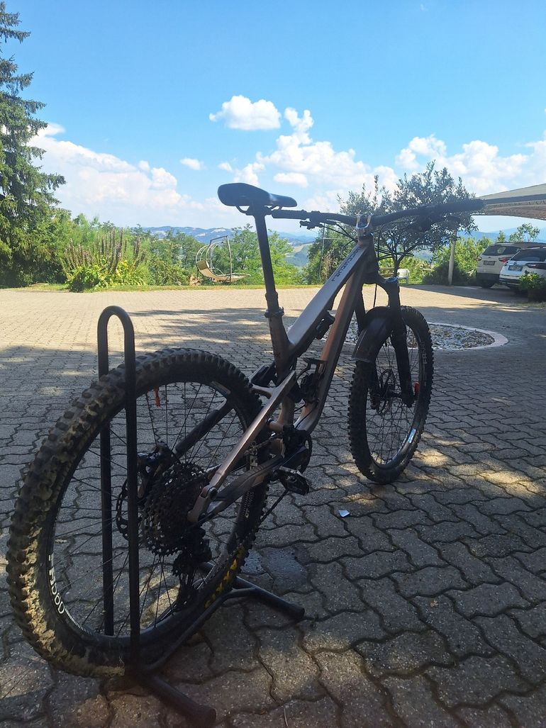 Used Commencal META SX V5 ESSENTIAL 2023 2023 Mountainbike, Light Gray — image 2 of 4