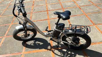 Used Techbike SHUTTLE S 20" - Alluminio - 500W 2022 Urban, Light Gray — image 2 of 4