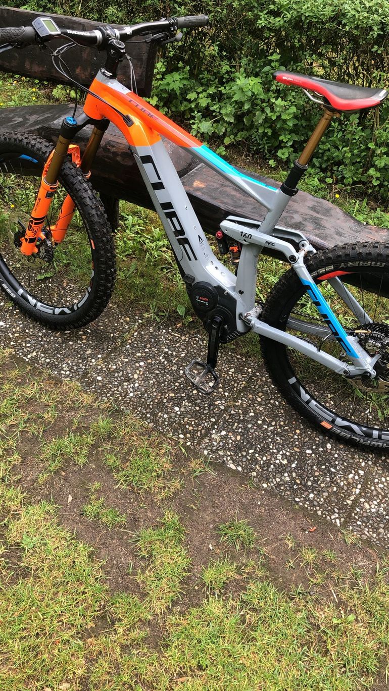 Used CUBE STEREO HYBRID 160 Action Team 500 27.5 2018 2018 Mountainbike, Light Gray, 27.5 — image 1 of 3