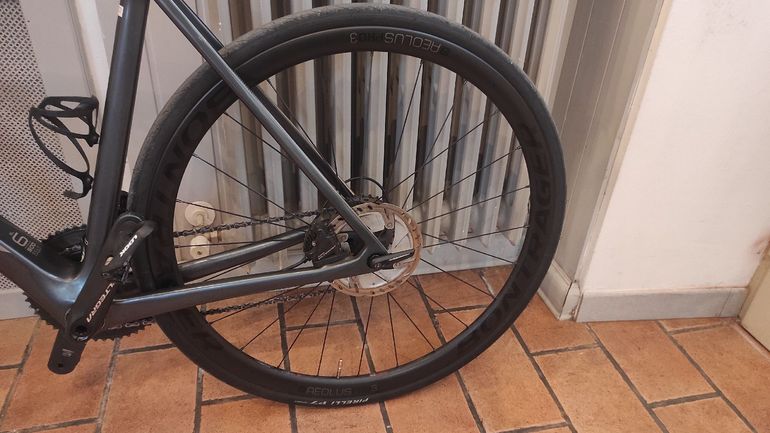 Used Trek Émonda SL 6 Disc Pro 2022 2022 Road & Gravel, Light Gray — image 9 of 14
