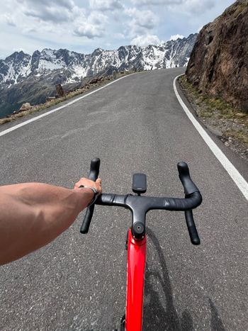 Used Trek Émonda SL 6 Disc Pro 2022 2022 Road & Gravel, Red — image 3 of 3