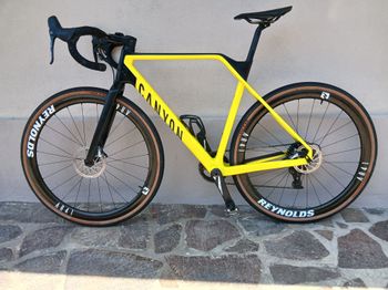 Used Canyon Inflite CF SL 8 2020 2020 Road & Gravel, Black — image 2 of 22