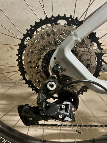 Used RPM Custom Tektro 2025 Mountainbike, Light Gray — image 3 of 5