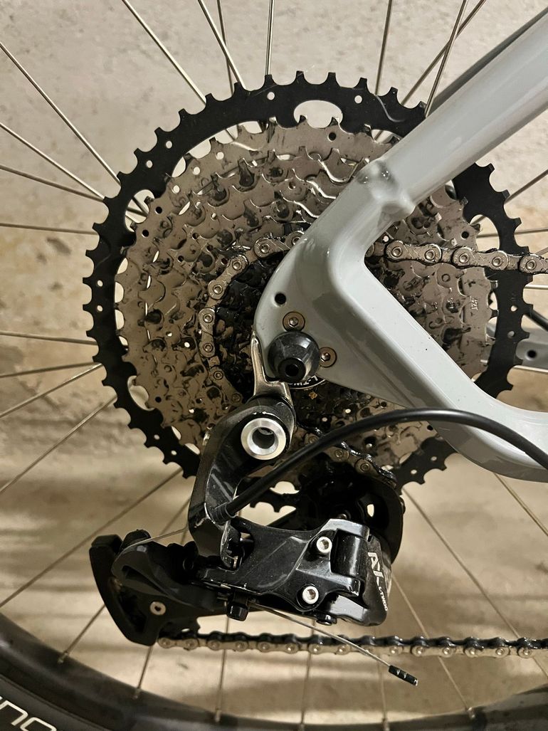 RPM Custom Tektro 2025 Mountainbike usato, Grigio chiaro — immagine 3 di 5