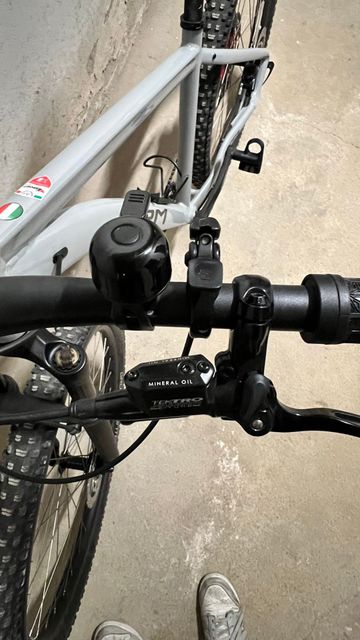 Used RPM Custom Tektro 2025 Mountainbike, Light Gray — image 5 of 5