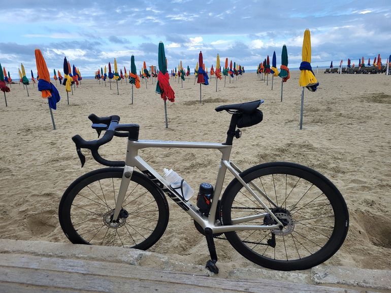 Adris Custom Shimano Ultegra Di2 2023 Road & Gravel d'occasion — image 2 sur 3