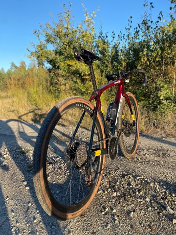 Trek Domane SRAM Force eTap AXS 2024 Road & Gravel d'occasion — image 3 sur 5