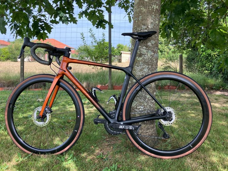 Giant TCR Advanced Pro Disc 0 Di2 2022 2022 Road & Gravel d'occasion — image 2 sur 4