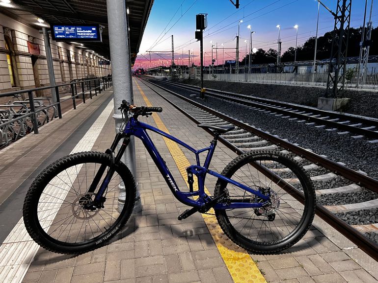 Used Trek Fuel EX 7 Gen 6 2023 2023 Mountainbike, Purple, 27.5, 29 — image 4 of 4