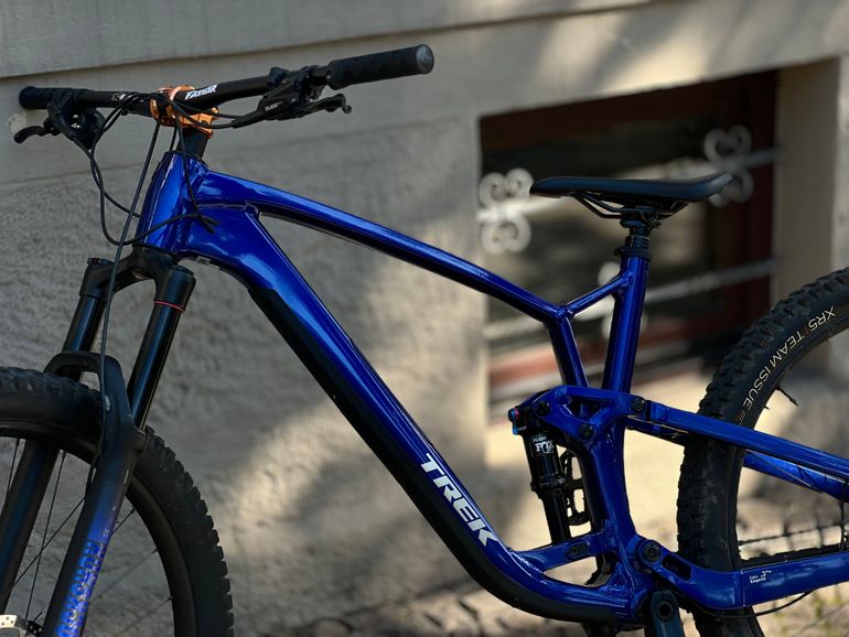 Used Trek Fuel EX 7 Gen 6 2023 2023 Mountainbike, Purple, 27.5, 29 — image 2 of 4