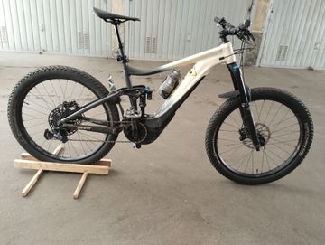 Used Giant Reign+ 2 Pro 2020 Mountainbike, White — image 4 of 4
