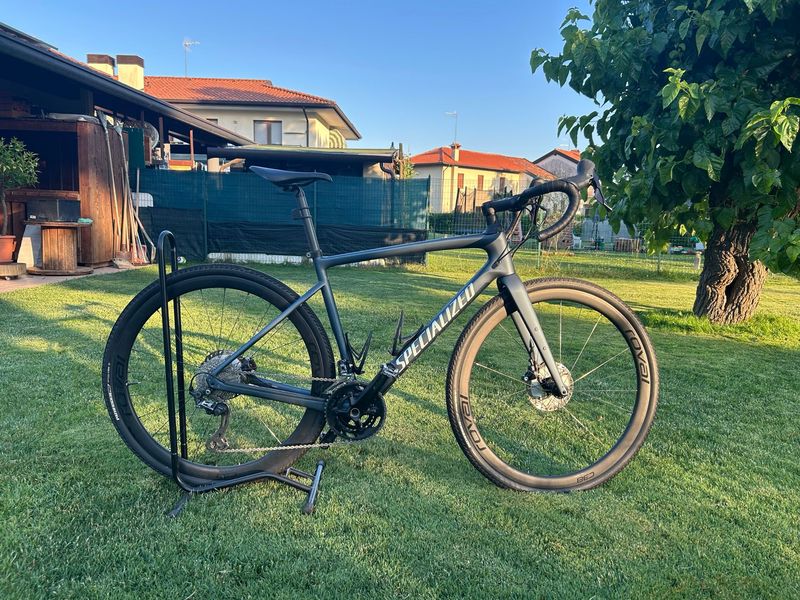 Specialized Diverge Shimano GRX 2022 Road & Gravel usato, Verde — immagine 1 di 10