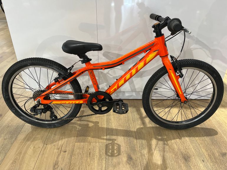 Used Scott Scale 20 2021 Youth, Orange — image 1 of 3