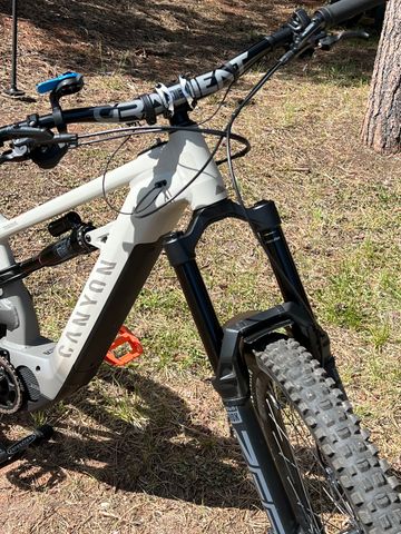 Used Canyon Torque:ON 7 2024 2024 Mountainbike, White, 27.5 — image 7 of 14