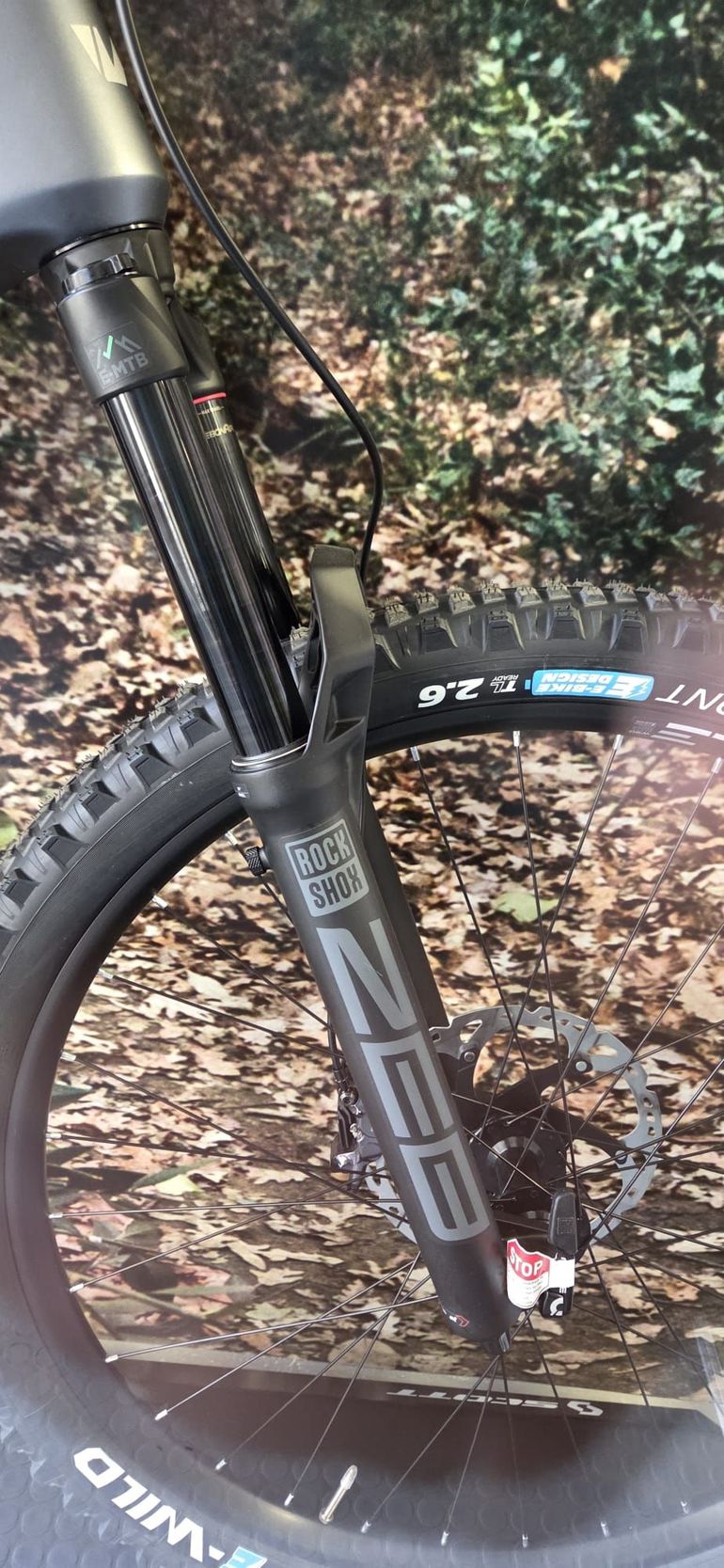 Used Whistle AXR 8.6 2026 Mountainbike, Light Gray — image 6 of 7