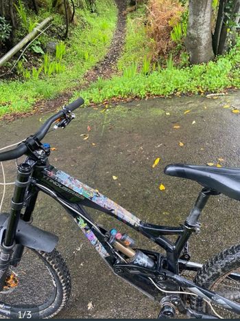 Used YT Custom SRAM X01 DH 2017 Mountainbike, Black — image 3 of 3