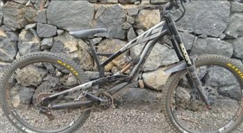 Used YT Custom SRAM X01 DH 2017 MTB